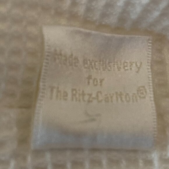 The Ritz Carlton Waffle White Mid-calf length Robe Pockets Gray Trim One Size - Picture 10 of 11